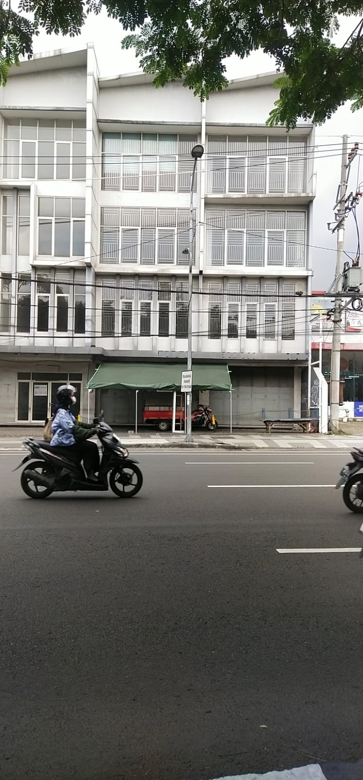 Ruko 4 Lantai di Raya Ahmad Yani