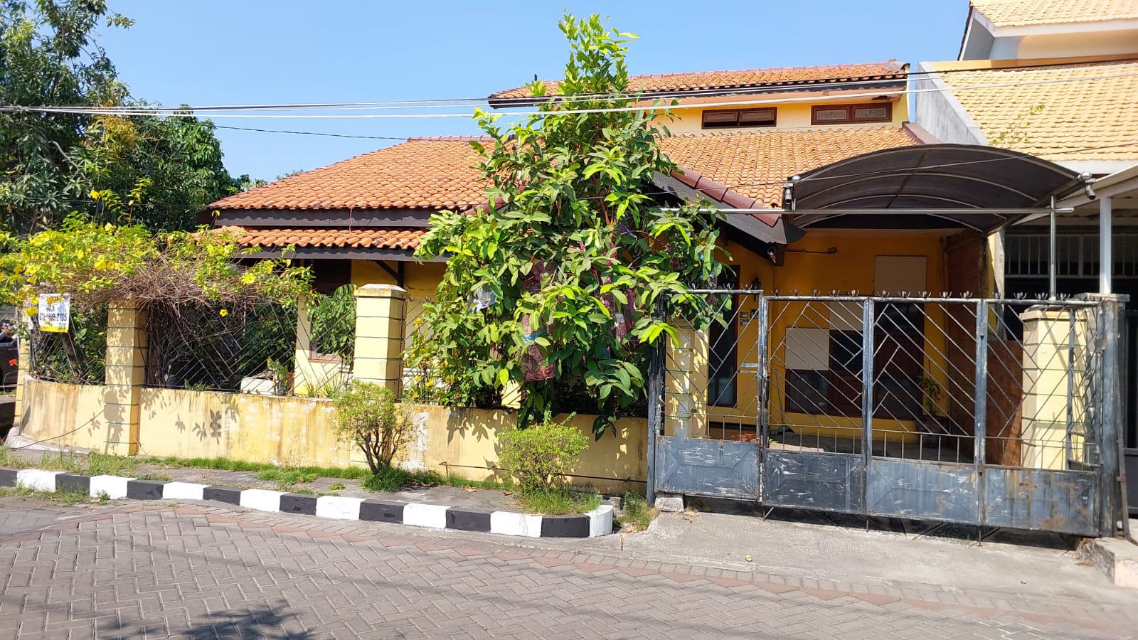 Rumah luas 2 Lantai di Medokan asri Timur Dekat UPN