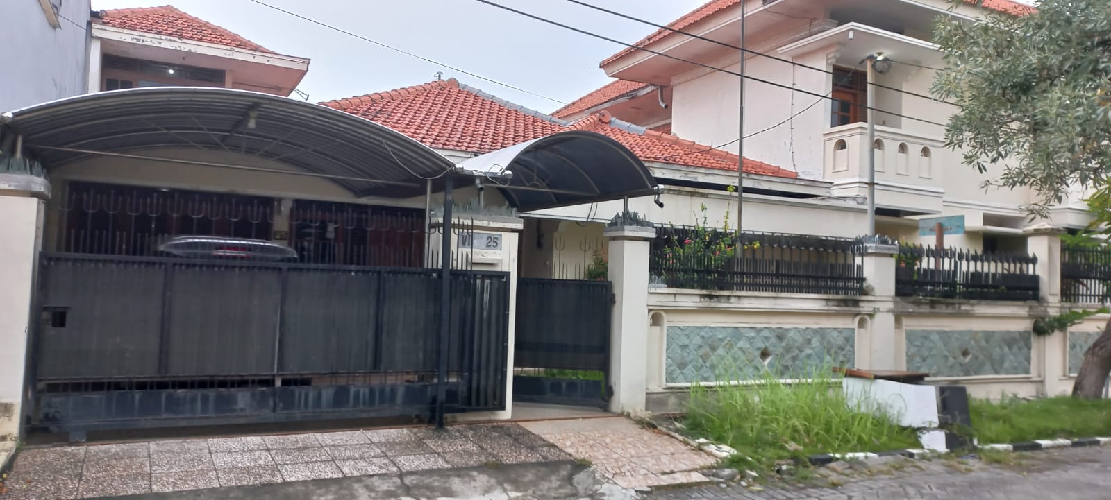 Rumah 2 Lantai Hook di Jemur andayani Surabaya