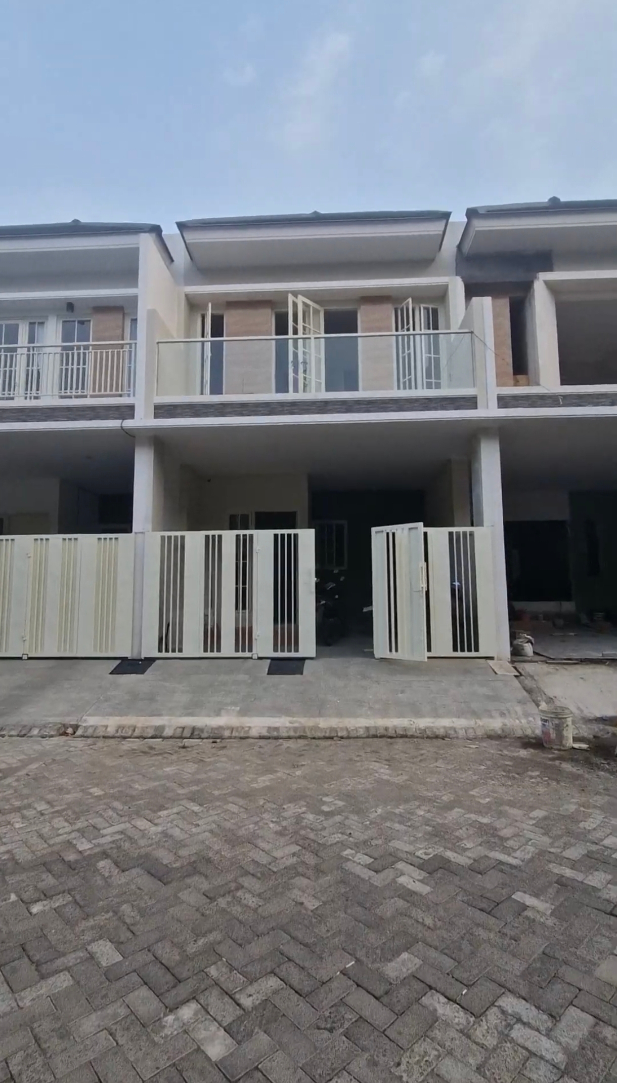 Rumah Baru 2 Lantai di Rungkut Harapan Surabaya